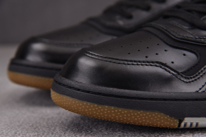B27 SNEAKER