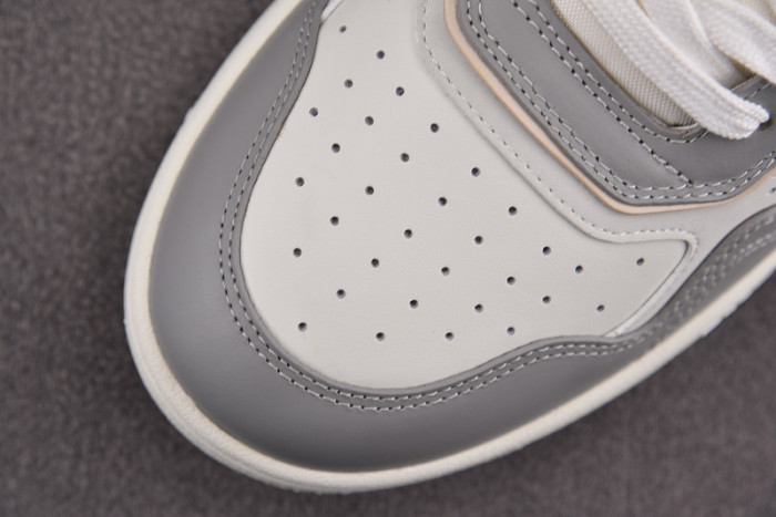 B27 SNEAKER