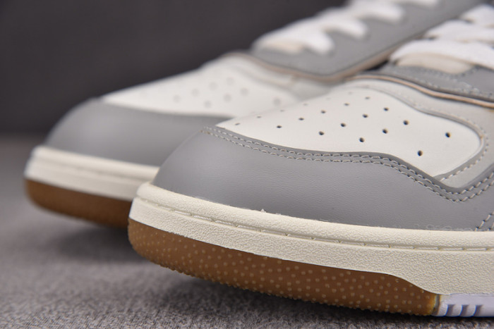 B27 SNEAKER