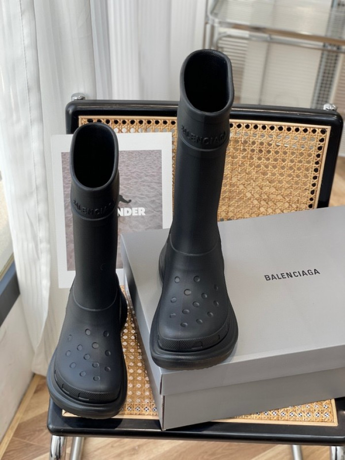 balen x crocs rubber rain boots-black