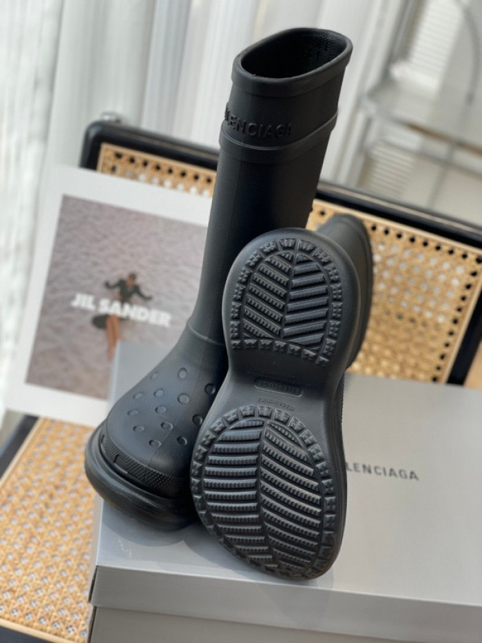balen x crocs rubber rain boots-black