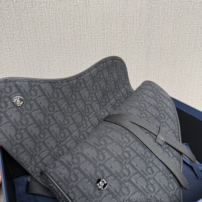 D1or Saddle Bag-20 x 28.6 x 5cm