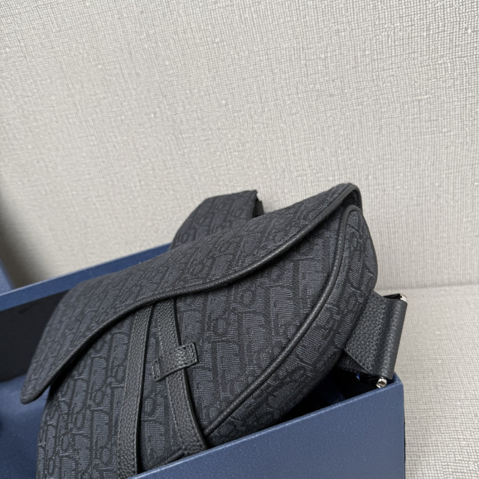 D1or Saddle Bag-20 x 28.6 x 5cm