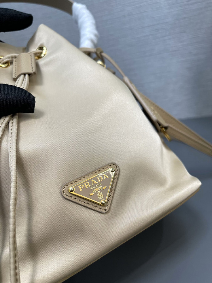 Prad* Bag-15.5*19.5*10cm