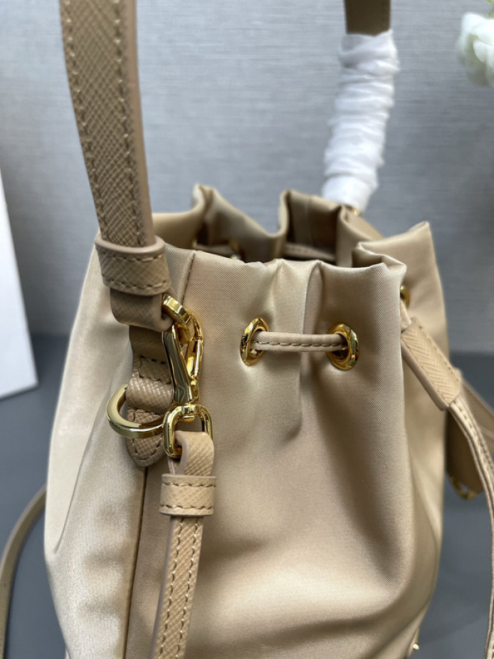 Prad* Bag-15.5*19.5*10cm