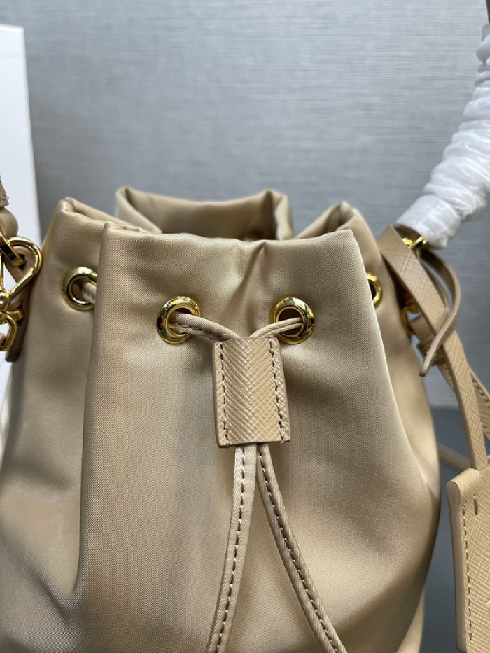 Prad* Bag-15.5*19.5*10cm