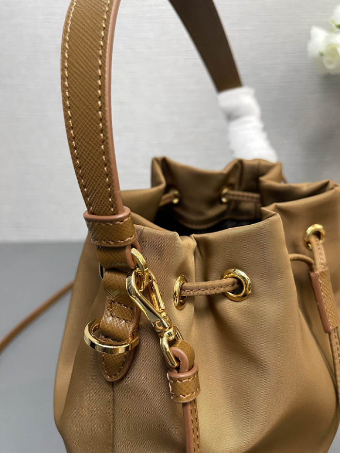 Prad* Bag-15.5*19.5*10cm