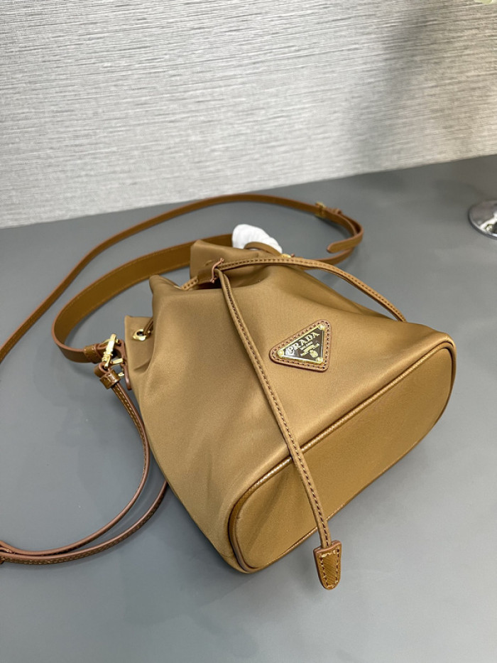 Prad* Bag-15.5*19.5*10cm