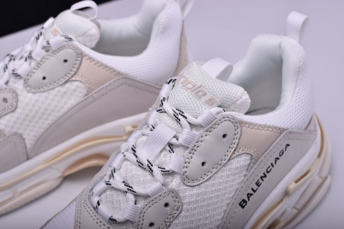 balen 17fw triple s“cream” 490671-w06f1-9000