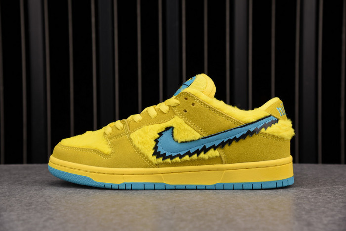 nike dunk low sb x grateful dead