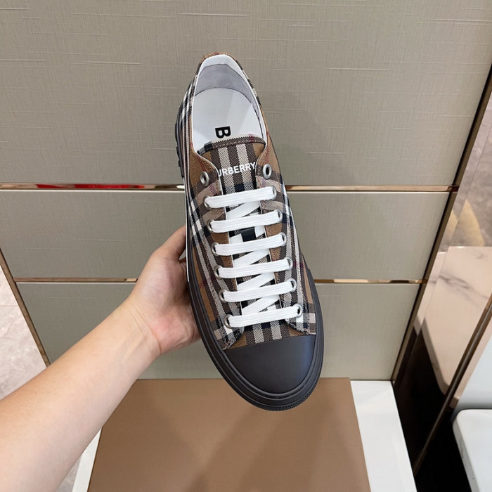 bur*berry sneakers