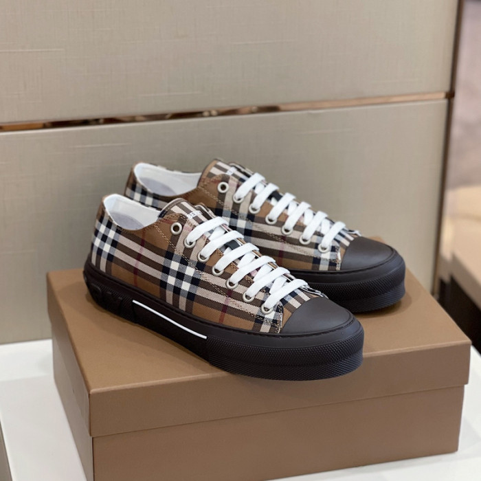 bur*berry sneakers