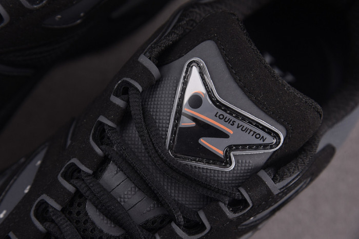L1VV Sneakers