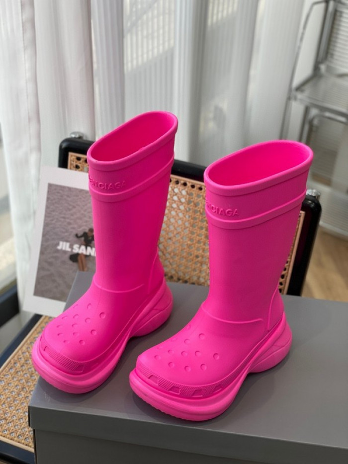 balen x crocs rubber rain boots-pink