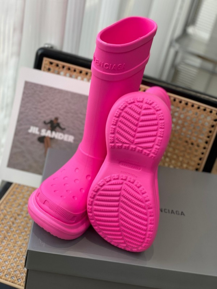 balen x crocs rubber rain boots-pink