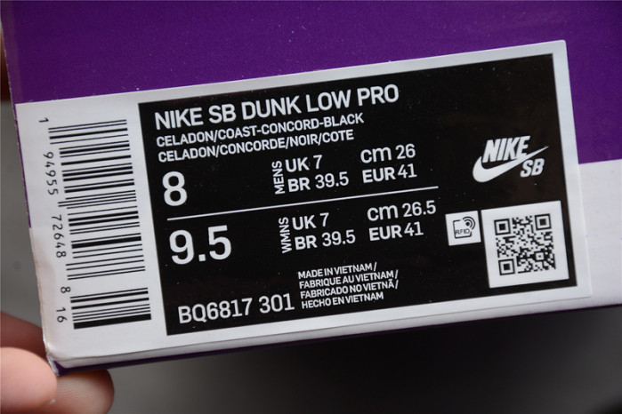 nike sb dunk low celadon bq6817-301