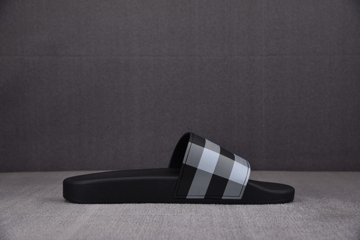 bur*berry slide