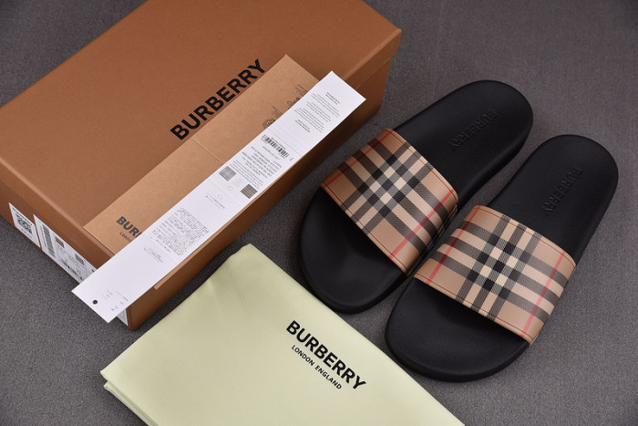 bur*berry slide