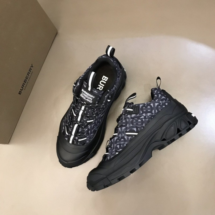 bur*berry sneakers