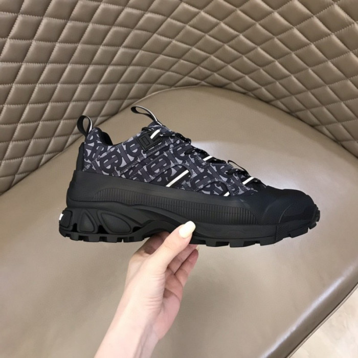 bur*berry sneakers