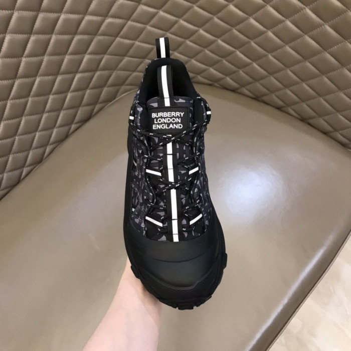 bur*berry sneakers
