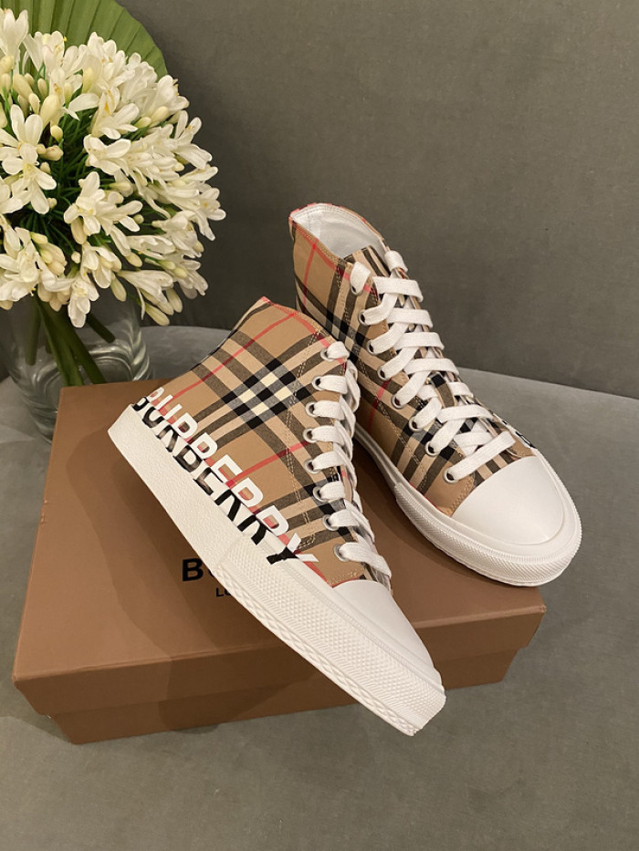 bur*berry sneakers