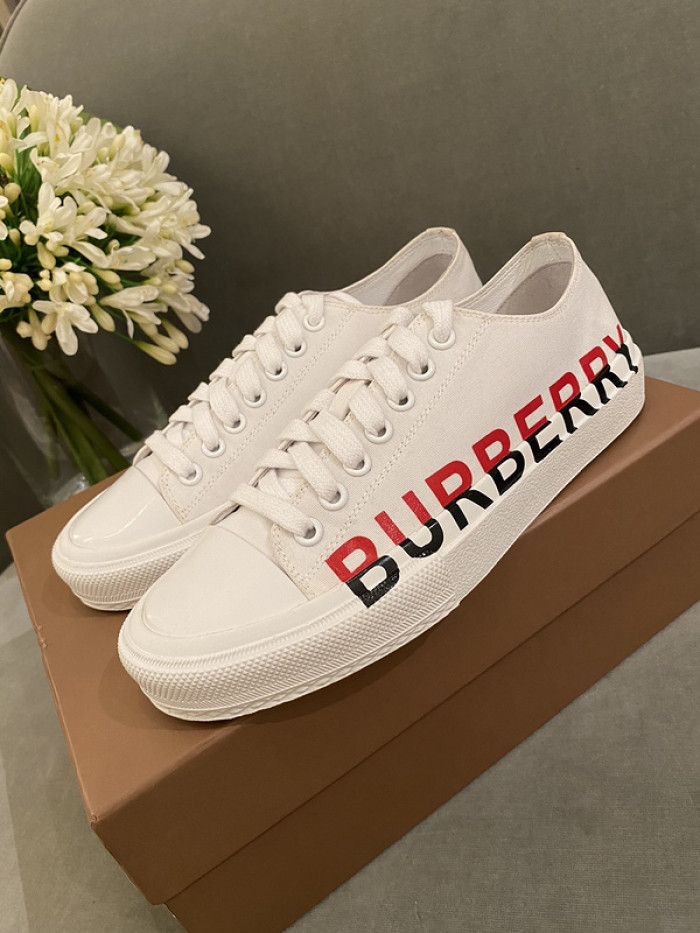 bur*berry sneakers