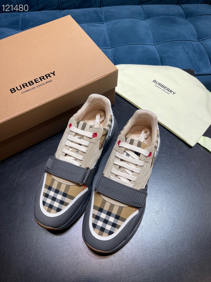 bur*berry sneakers