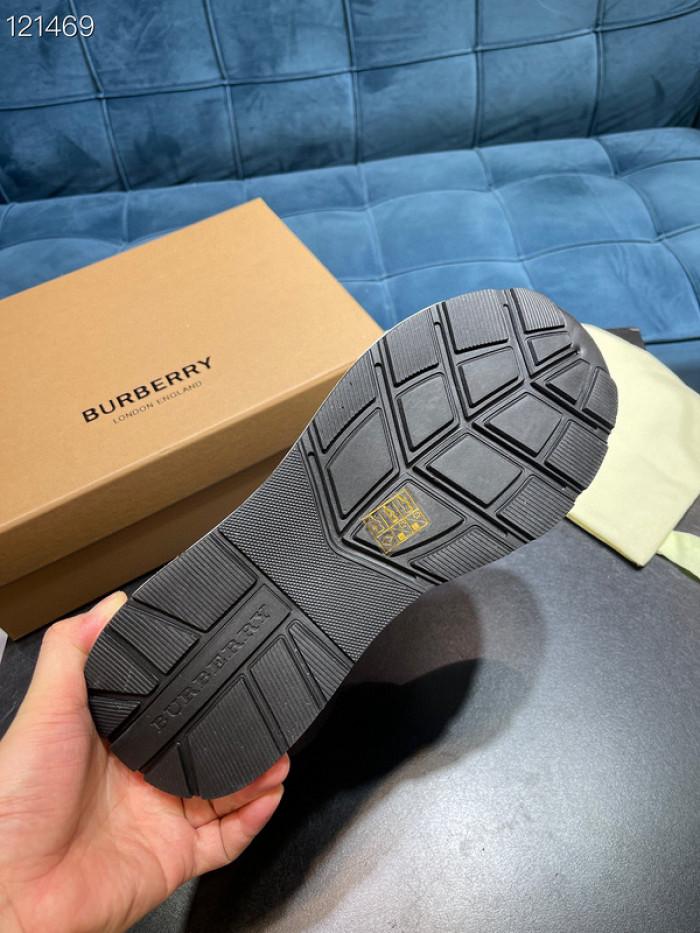 bur*berry sneakers