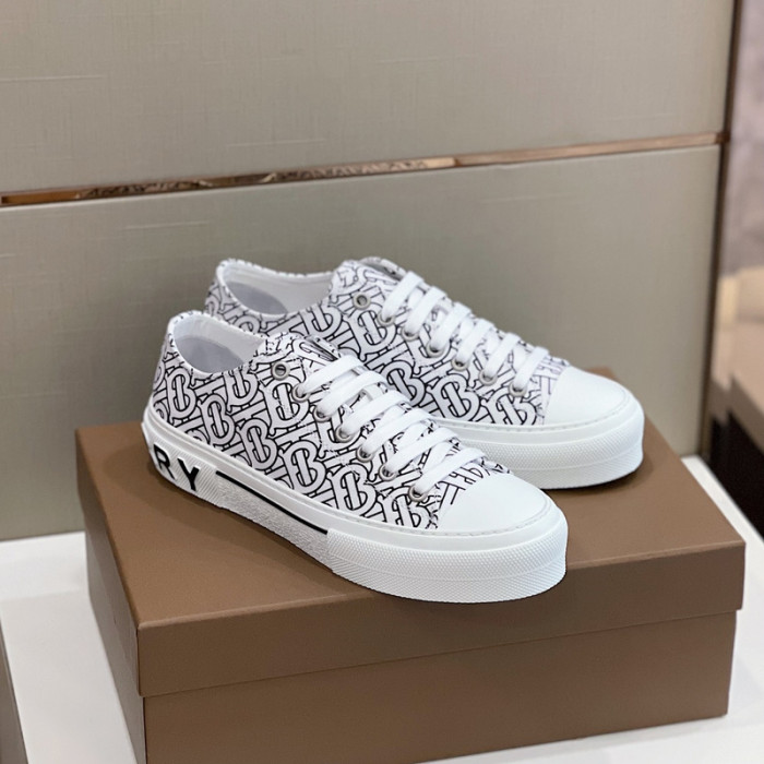 bur*berry sneakers