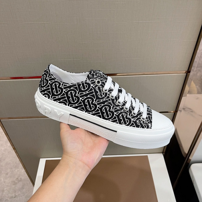 bur*berry sneakers