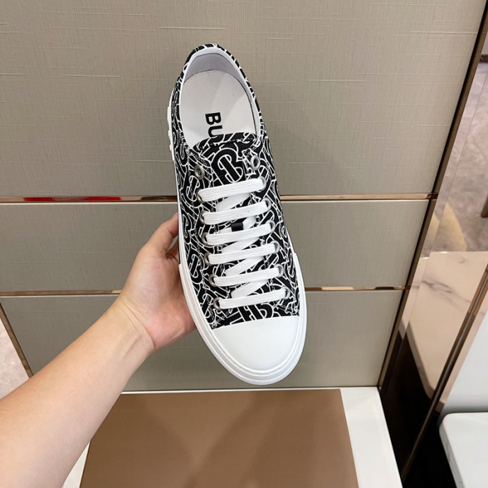 bur*berry sneakers