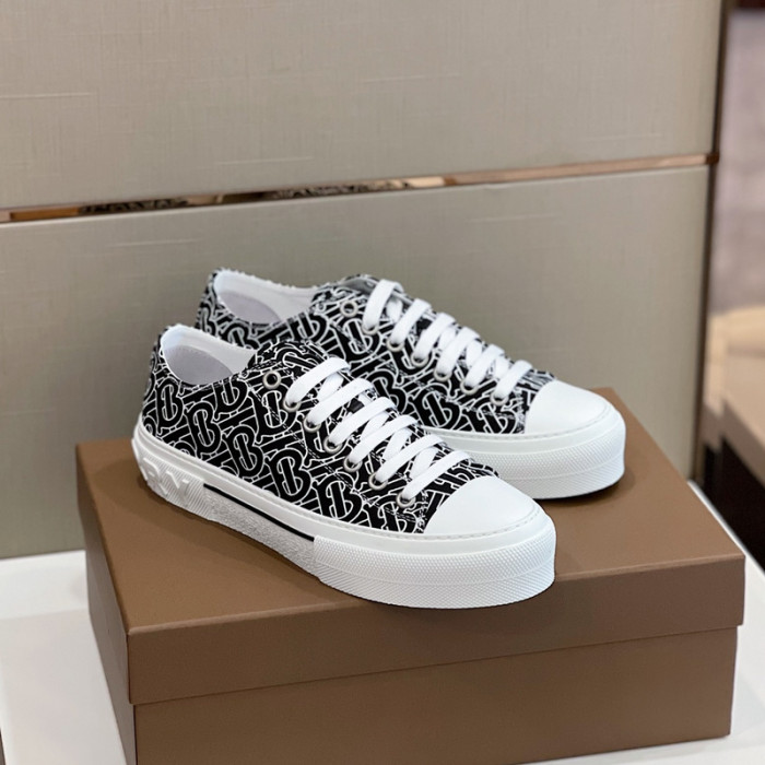 bur*berry sneakers
