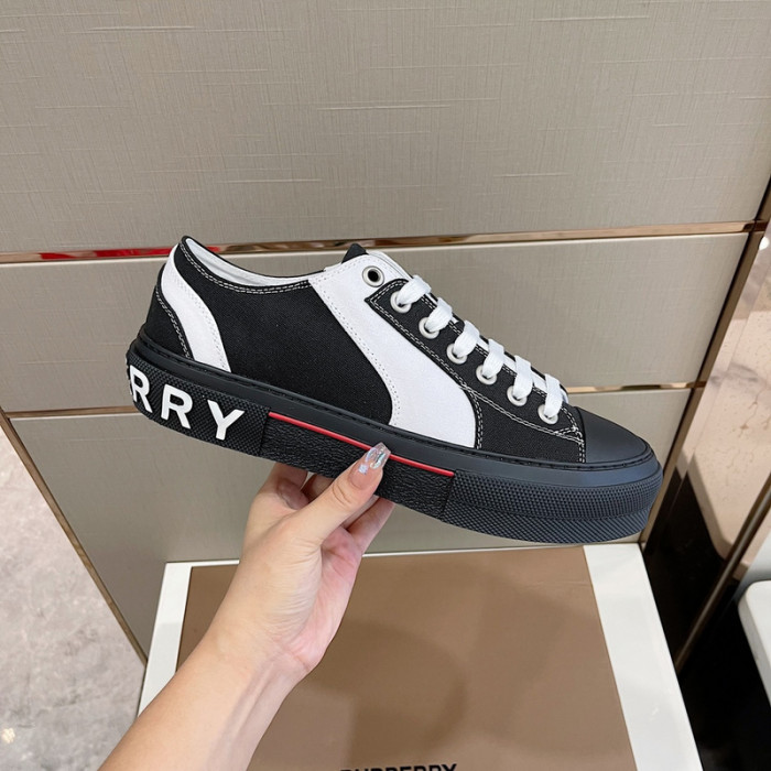 bur*berry sneakers