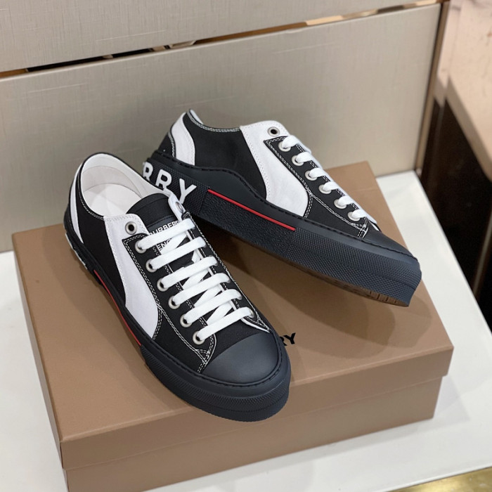 bur*berry sneakers