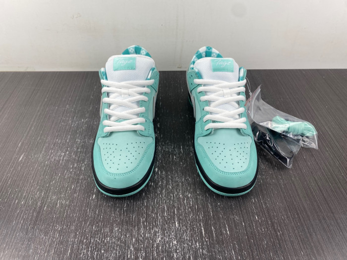 nike sb dunk low T*f*ny blue bv1310-402