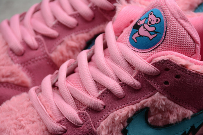 nike sb dunk low grateful dead x pink bear cj5378-600