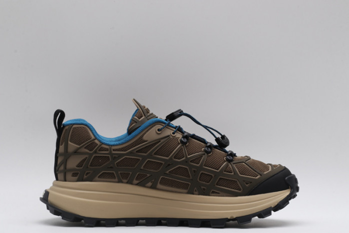b31 runner sneaker