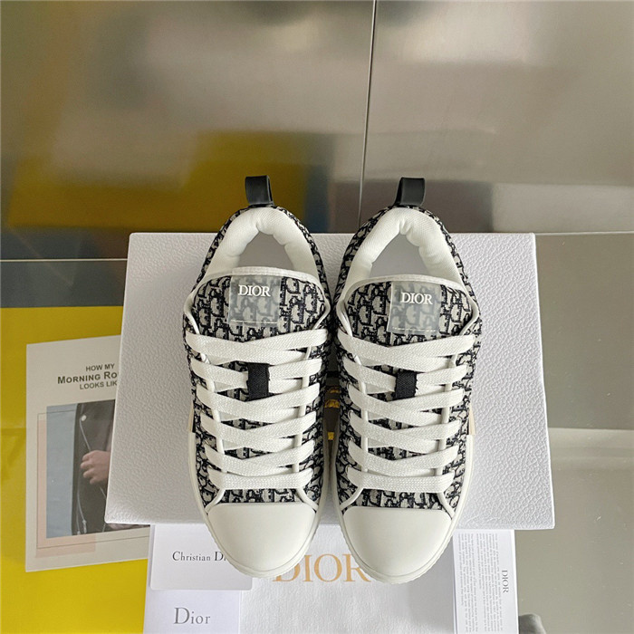 b23 oblique sneaker