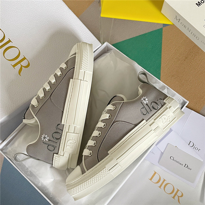 b23 oblique sneaker