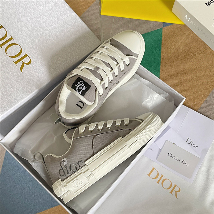 b23 oblique sneaker