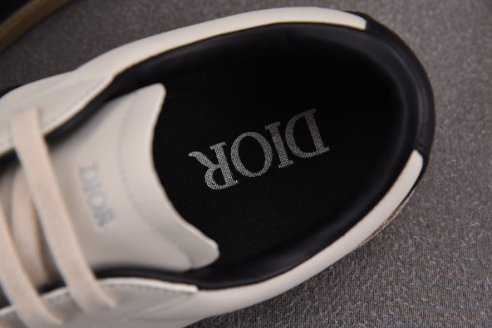 D1OR B01 Sneakers