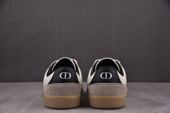 D1OR B01 Sneakers