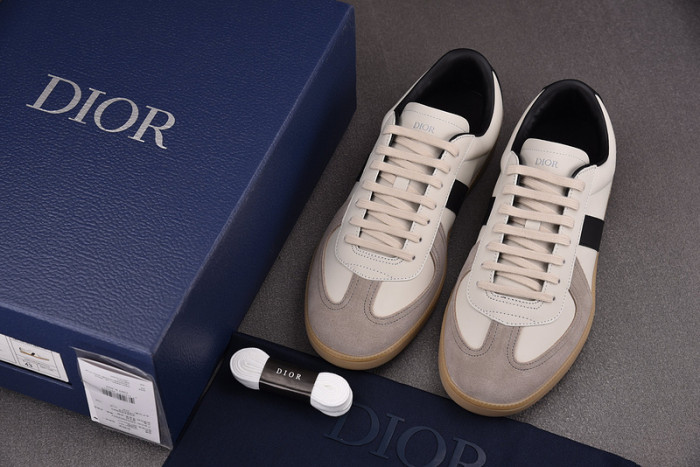 D1OR B01 Sneakers