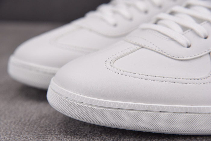 D1OR B01 Sneakers