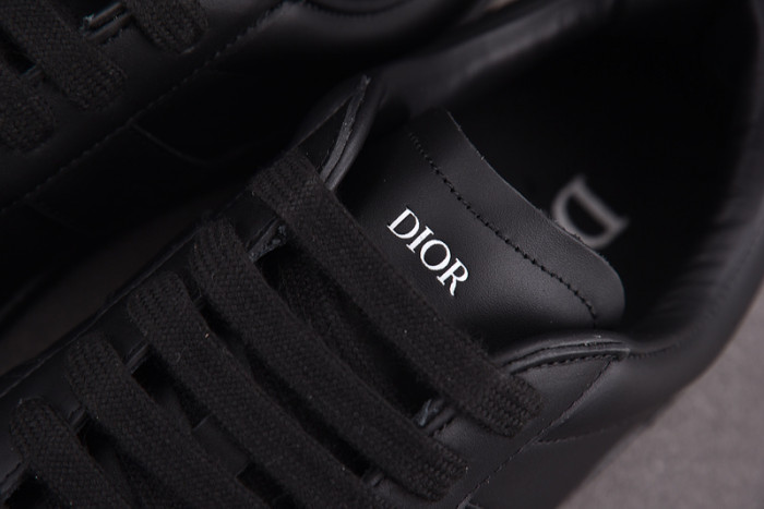 D1OR B01 Sneakers