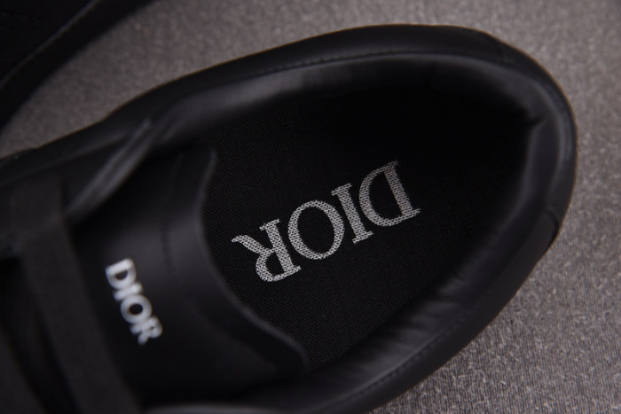 D1OR B01 Sneakers