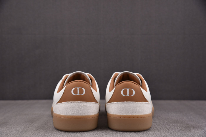 D1OR B01 Sneakers