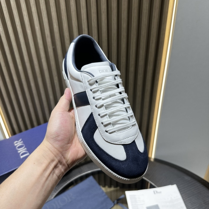 D1OR B01 Sneakers