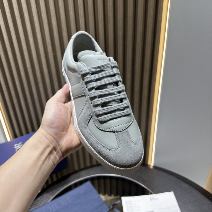 D1OR B01 Sneakers